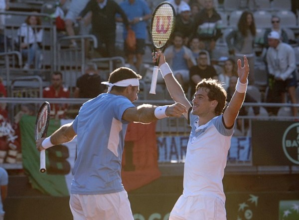 La Torre quiere seguir haciendo historia: gran actuación de Del Potro, junto a Pella, en el dobles ante Italia. 