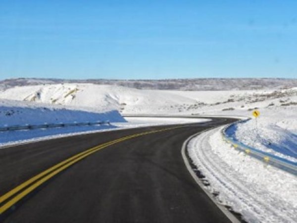 La mayoría de las rutas presenta calzada húmeda y sectores con hielo