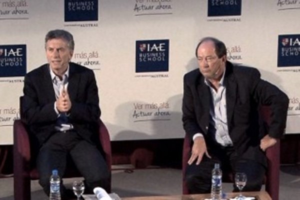 Ahora Sanz sigue en su sillita, pero Mauricio Macri quedóse con el sillón de Rivadavia...