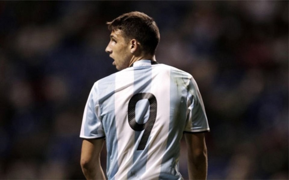Jonathan Calleri podría continuar su carrera en el West Ham.