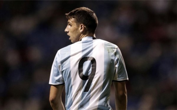 Jonathan Calleri podría continuar su carrera en el West Ham.