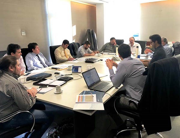 Directorio. Los funcionarios de la empresa analizaron los balances. 