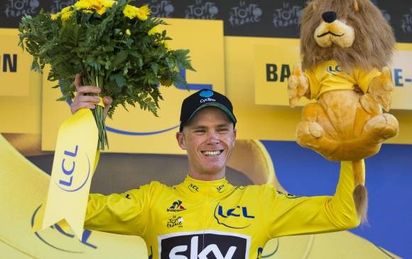 Froome mostró su poderío en un descenso notable y es el nuevo líder del Tour.