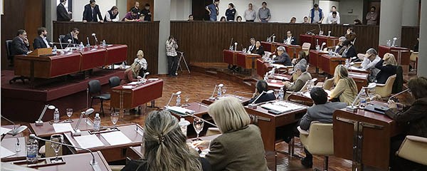 Interpelación. La aprobación disparó todo tipo de movimientos en la arena política chubutense.