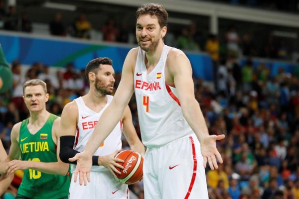 España aplasta a Lituania con un Pau Gasol más líder que nunca.