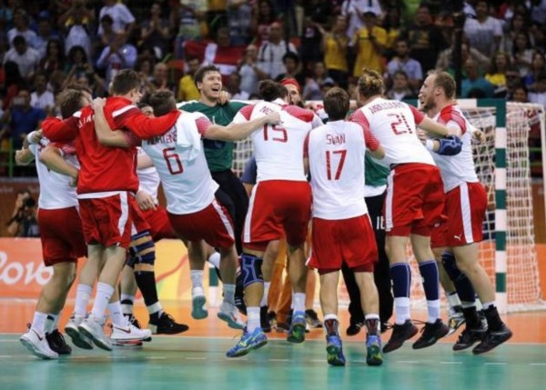 Dinamarca se quedó con la final del handball masculino ante Francia.