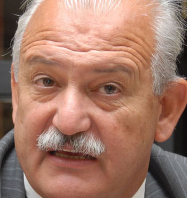 Intendente Ricardo Britapaja .
