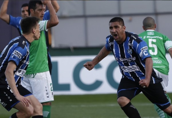 Laferrere estuvo a punto de dar el batacazo pero cayó por penales.