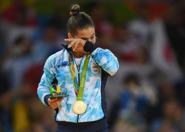 Paula Pareto médica, primer mujer argentina en lograr medalla de oro.
