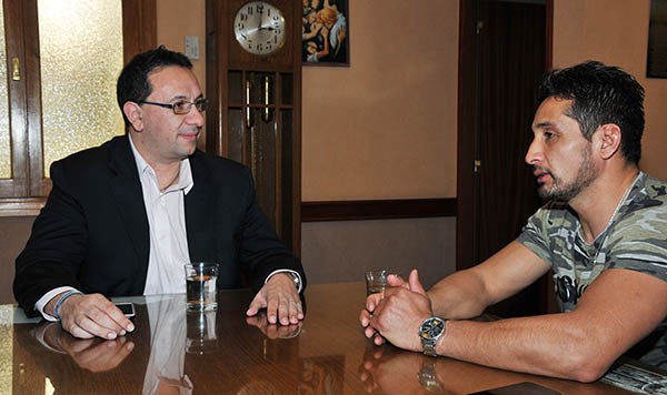 El intendente Maderna recibió a Fabricio Arévalo, referente del MMA.