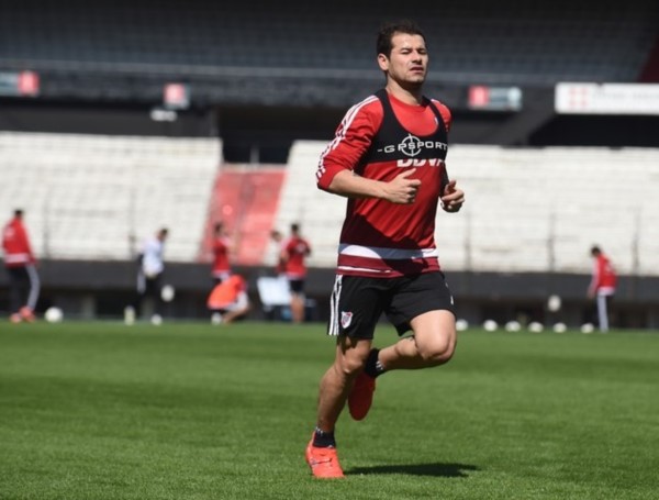Mora todavía no pudo debutar en el campeonato y todavía no está en condiciones de volver.