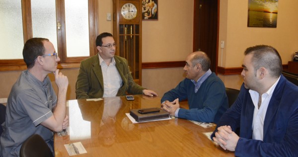 Diálogo. El intendente y el médico consensuaron algunas medidas a favor del nosocomio trelewense.