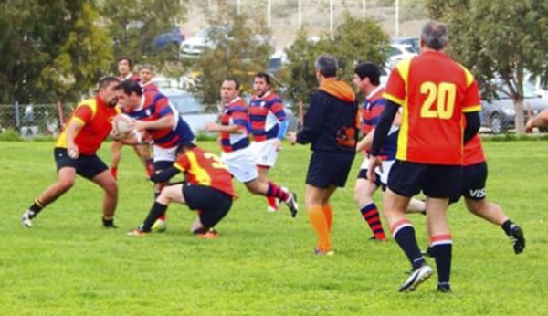 Los veteranos vivieron una intensa tarde de rugby en Puerto Madryn.
