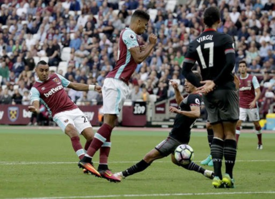 Southampton goleó al West Ham y lo dejó en la zona de descenso.