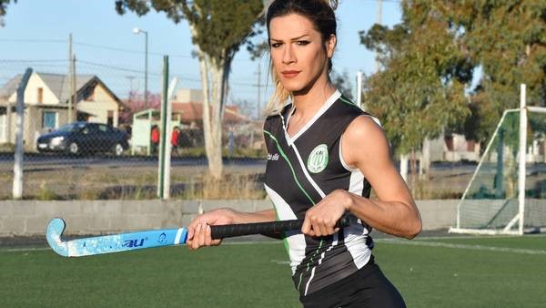 Jessica cumplirá su sueño de poder seguir jugando al hockey.