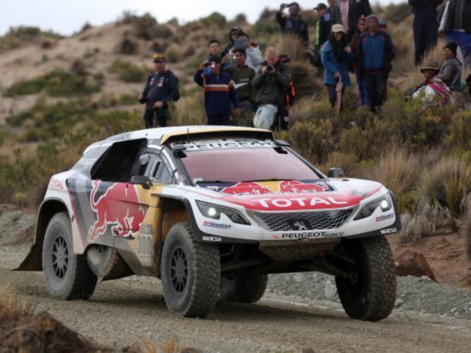 Peterhansel atropelló a otro competidor y le fracturó la pierna.