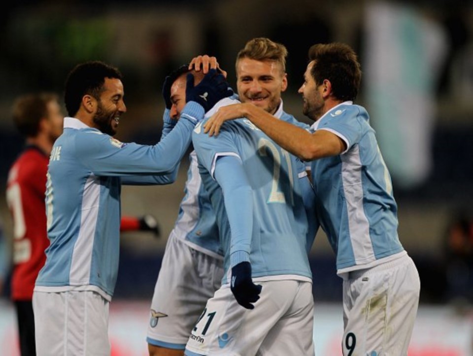 Con Biglia de titular, Lazio venció 4-2 a Genoa y avanzó a los cuartos de final de la Copa Italia.