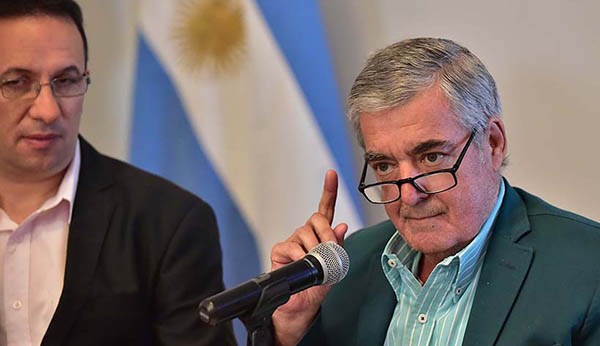 El gobernador dijo que el intendente adhirió a la “posición violenta”.