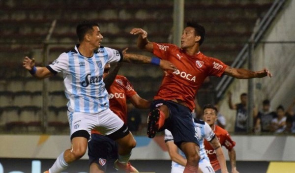 Empate en Salta para Holan y Lavallén debutando con Independiente y Atlético Tucumán, respectivamente.