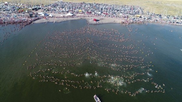 1941 personas flotaron en el Lago Epecuén sin asistencia de elementos.