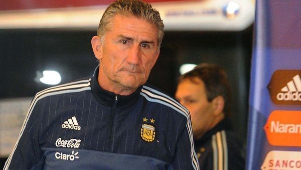 Bauza le pidió por "Chiquito" a "Pep". Ambos DT cumplen años el mismo día (26 de enero).