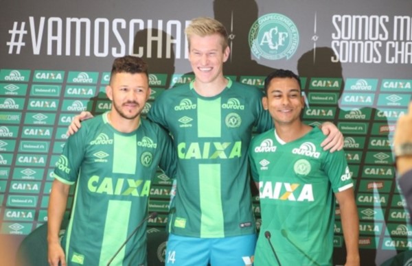 Chapecoense presenta primeros refuerzos y proyecta 20 fichajes para reconstruirse.