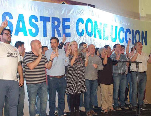 Aplausos. La militancia dasnevista cerró campaña en el Golfo.