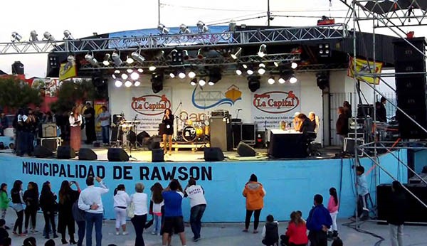 El anfiteatro de Playa Unión estará abierto a los artistas locales.