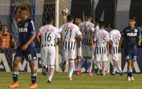 Con el gol de hoy, Salcedo es el 2do máximo goleador paraguayo en vigencia, suma en su carrera 502 partidos y 214 tantos.