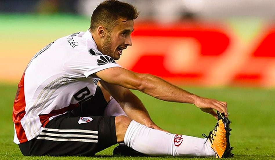 Saracchi se desgarró en la ida contra Lanús. Gallardo lo quiere para el domingo.
