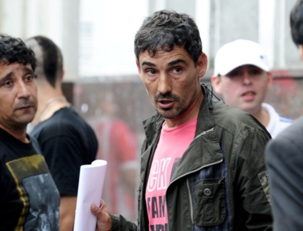 Se entregó Bebote Álvarez: el barra de Independiente estaba prófugo tras ser acusado de amenazar a Ariel Holan. 