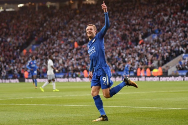 Leicester renace. Con goles de Vardy y Gray venció 2-0 a Everton, que quedó en zona de descenso