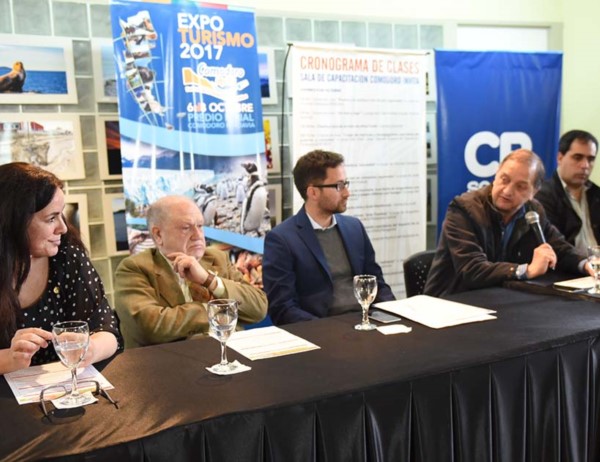 El intendente Linares valoró la continuidad de la Expo.