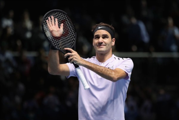 Federer vence a Zverev y se mete en semifinales como 1ro. del grupo.
