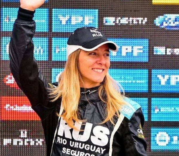 Nadia Cutro, primera campeona del Rally Argentino. Es pariente del Secretario de Cultura de Chubut, Matías Cutro.