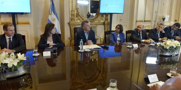 Macri selló el acuerdo con los gobernadores por el nuevo paquete de leyes que será enviado al Congreso.