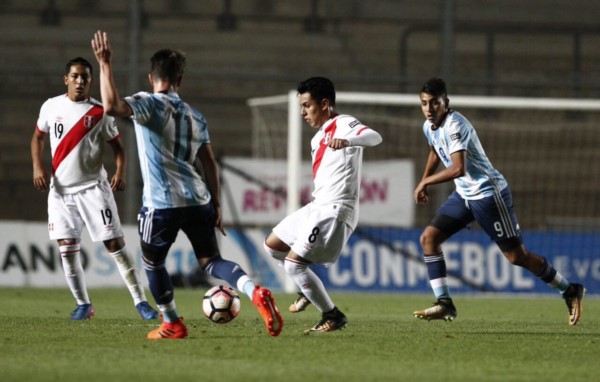 Argentina superó sin problemas 4-1 a Perú y Brasil hizo lo propio ante Paraguay. Tenemos clásico el domingo en la final del Sudamericano. 