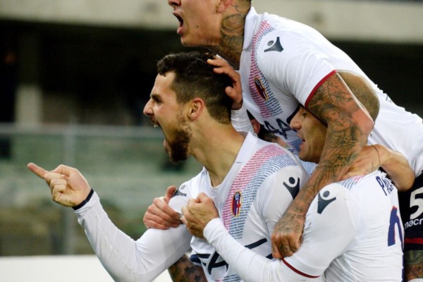 Bologna cortó la racha negativa pero alargó la del equipo de Verona.