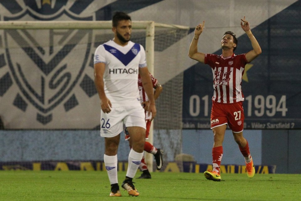 Vélez llega de tres derrotas consecutivas y está complicado con su promedio.