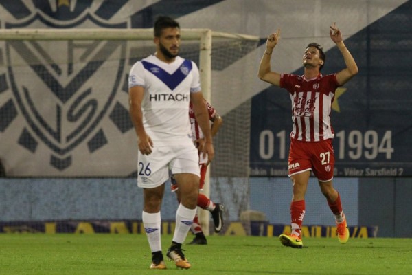Vélez llega de tres derrotas consecutivas y está complicado con su promedio.