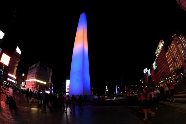 Boca fue el ganador de un concurso que había abierto el Gobierno de la Ciudad para iluminar el Obelisco con los colores del club.
