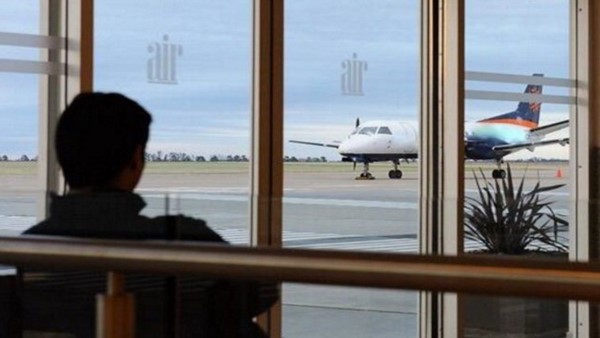 Migraciones tramita la salida del país de un haitiano varado en Rosario.