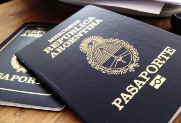 Desde este marte el pasaporte costará 950 pesos, contra un valor anterior de 550 pesos.