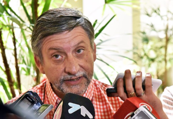 El ministro y sus definiciones.