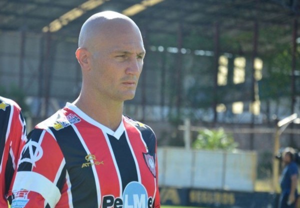 Sebastián "Tomatito" Pena es el nuevo entrenador de Chacarita e intentará mantenerlo en Primera en la segunda parte de la Superliga. 