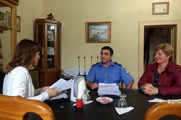 Miembros de la Policía Comunitaria se reunieron con la presidente del Concejo Deliberante, señora Villoria.