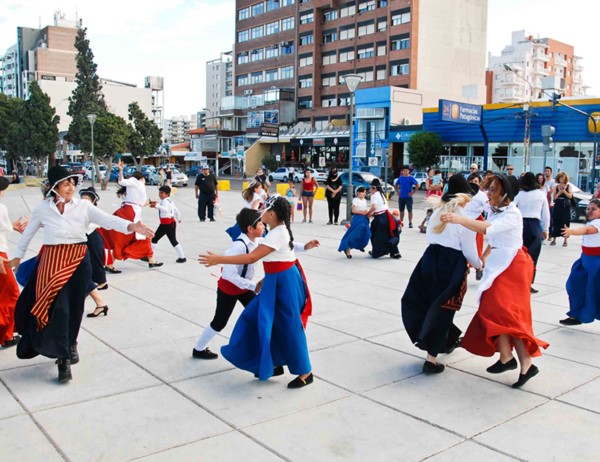Se mostraron danzas de las denominadas de feria o populares.