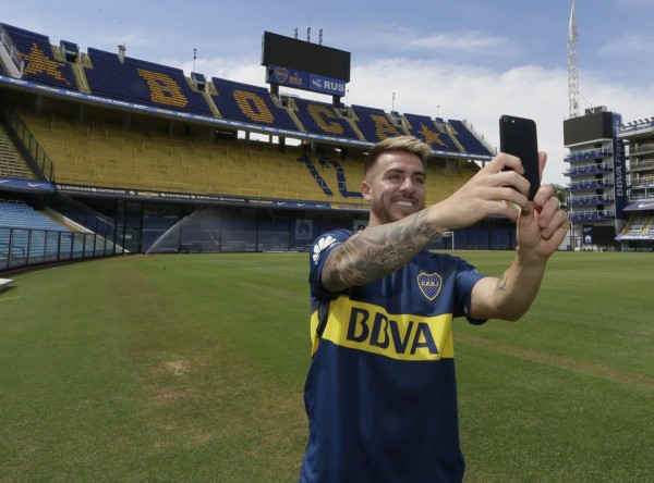 La sonrisa de Buffarini con la camiseta de Boca.