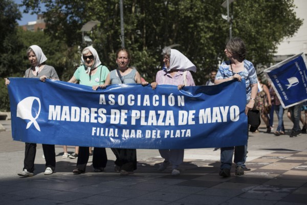  La asociación de Madres de Plaza de Mayo filial Mar del Plata, repudiaron hoy la decisión de la Justicia de concederle el beneficio al genocida. 