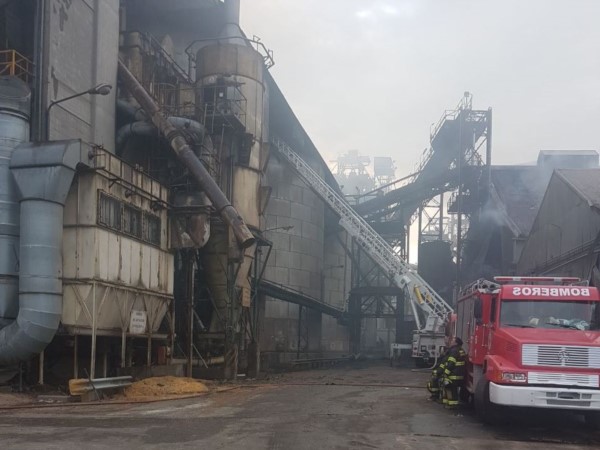 Explosión y muerte en la cerealera COFCO: “Se podría haber evitado”. La Federación de Trabajadores Aceiteros realiza un paro de 24 horas.